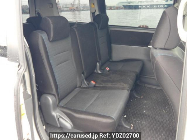 Used 2009 AT toyota voxy ZRR70W Image[15]