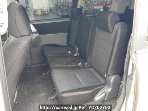 Used 2009 AT toyota voxy ZRR70W Image[16]