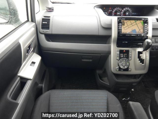 Used 2009 AT toyota voxy ZRR70W Image[19]