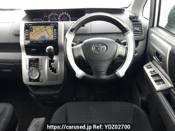 Used 2009 AT toyota voxy ZRR70W Image[20]