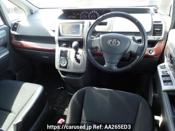 Used 2009 AT toyota voxy ZRR70W Image[16]