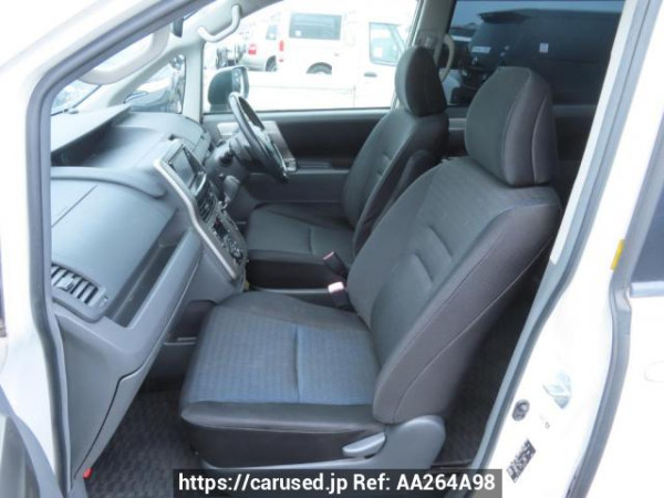 Used 2009 AT toyota voxy ZRR70W Image[12]