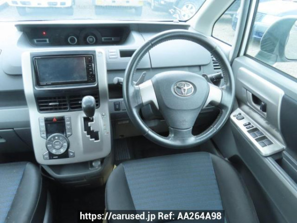 Used 2009 AT toyota voxy ZRR70W Image[19]