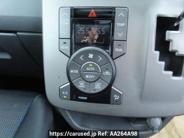 Used 2009 AT toyota voxy ZRR70W Image[21]