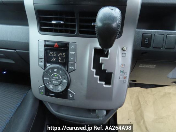 Used 2009 AT toyota voxy ZRR70W Image[22]