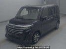 Toyota Roomy M900A