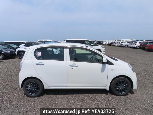 Buy Used 2014 Daihatsu Mira e:S LA300S (YEA03725) - Carused.jp