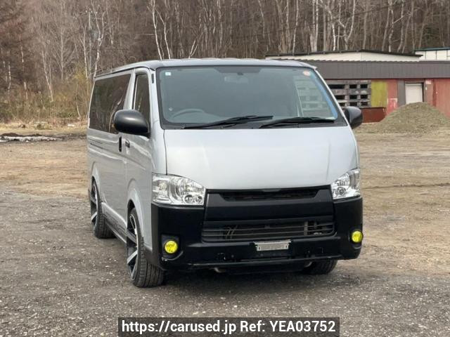 Toyota Regiusace Van KDH205V