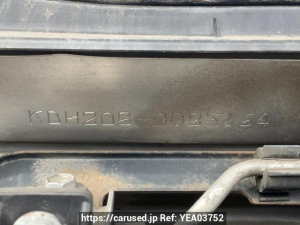 Used 2006 AT toyota regiusace-van KDH205V Image[11]