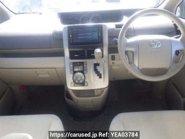 Used 2007 AT toyota noah ZRR70G Image[16]