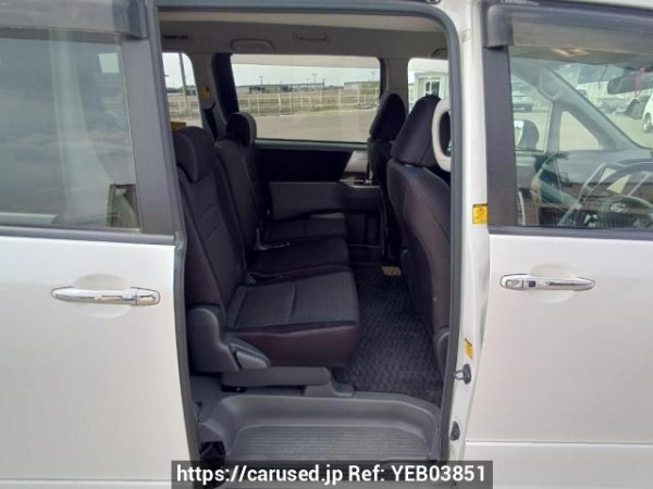 Used 2010 AT toyota voxy ZRR70W Image[14]
