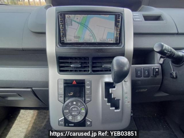 Used 2010 AT toyota voxy ZRR70W Image[23]