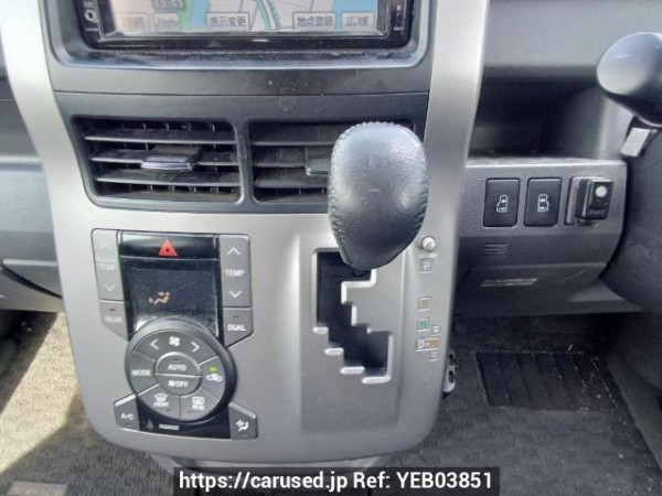 Used 2010 AT toyota voxy ZRR70W Image[26]