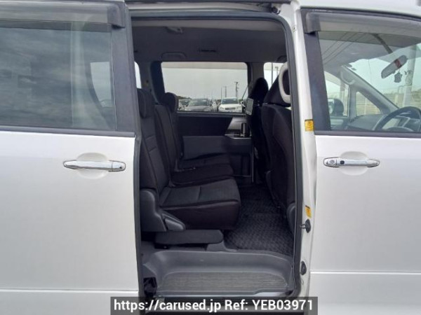 Used 2009 AT toyota voxy ZRR70W Image[14]