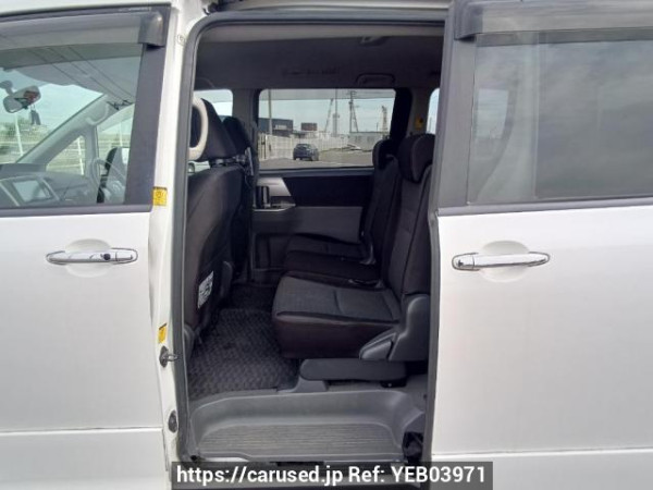 Used 2009 AT toyota voxy ZRR70W Image[15]