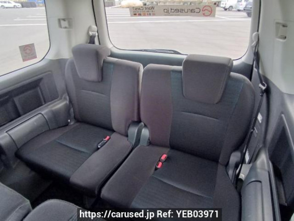 Used 2009 AT toyota voxy ZRR70W Image[16]