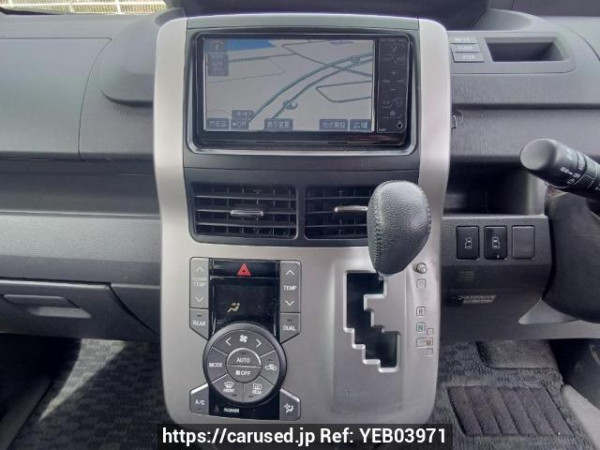 Used 2009 AT toyota voxy ZRR70W Image[23]