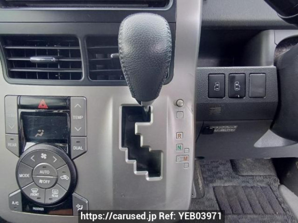 Used 2009 AT toyota voxy ZRR70W Image[26]