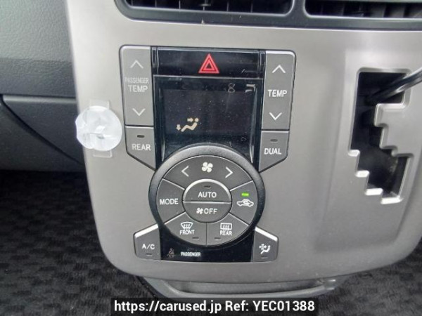 Used 2010 AT toyota voxy ZRR70W Image[21]