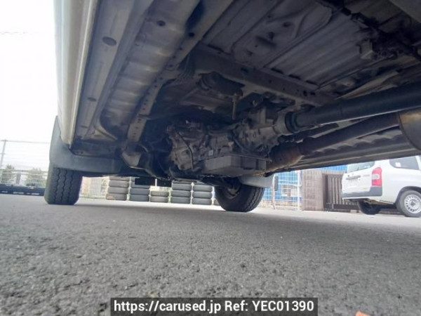 Used 2004 AT toyota hiace-van TRH112V Image[35]
