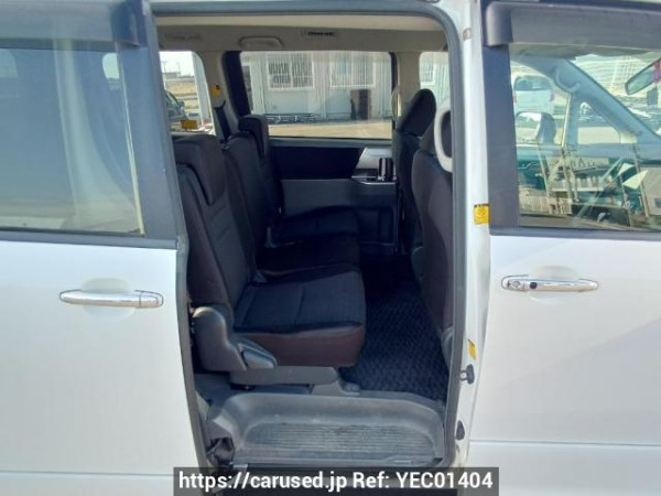 Used 2009 AT toyota voxy ZRR70W Image[14]