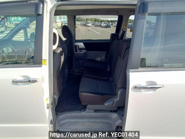 Used 2009 AT toyota voxy ZRR70W Image[15]