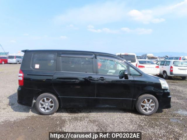 Used 2010 AT toyota noah ZRR70W Image[7]