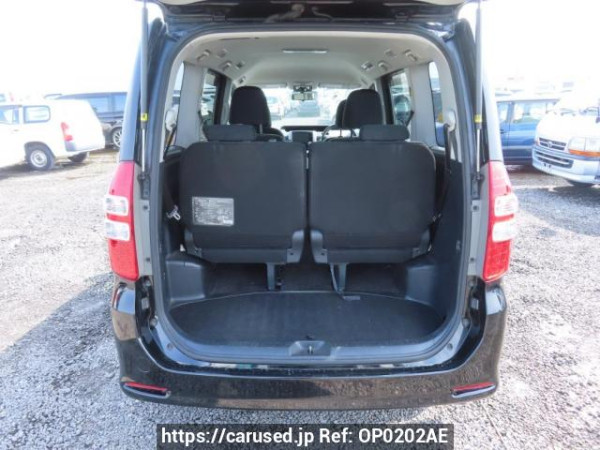 Used 2010 AT toyota noah ZRR70W Image[8]