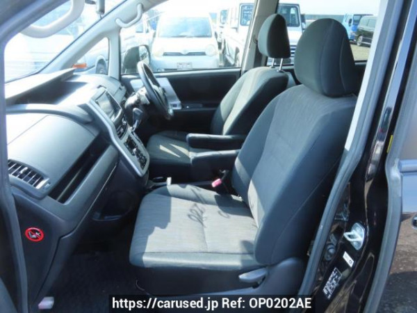 Used 2010 AT toyota noah ZRR70W Image[12]