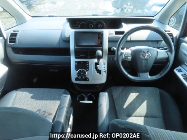 Used 2010 AT toyota noah ZRR70W Image[17]