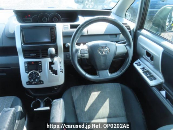Used 2010 AT toyota noah ZRR70W Image[19]
