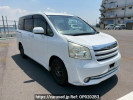 Toyota Noah ZRR70G