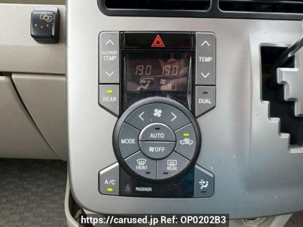 Used 2010 AT toyota noah ZRR70G Image[26]