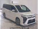 Toyota Voxy ZRR80W