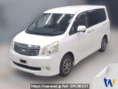 Toyota Noah ZRR70G