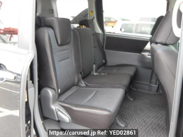 Used 2010 AT toyota voxy ZRR70W Image[11]