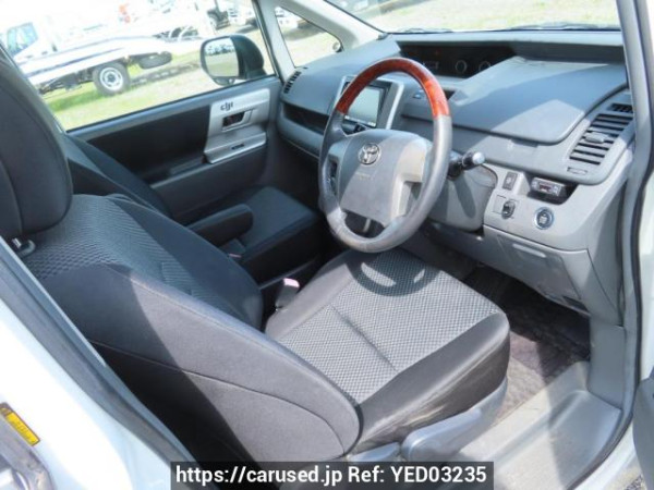 Used 2007 AT toyota noah ZRR70W Image[17]
