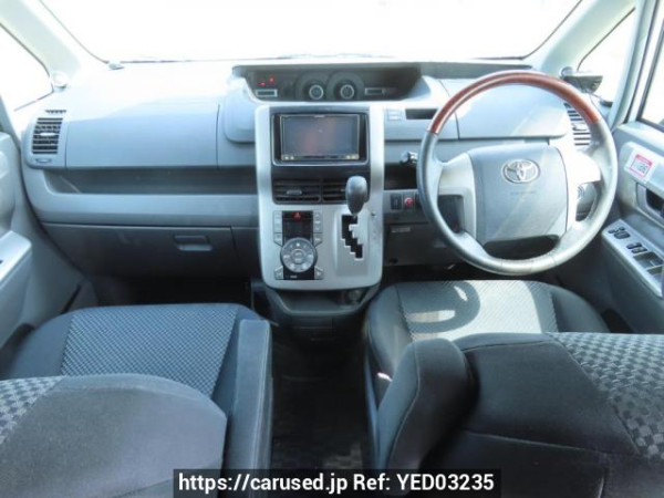 Used 2007 AT toyota noah ZRR70W Image[26]