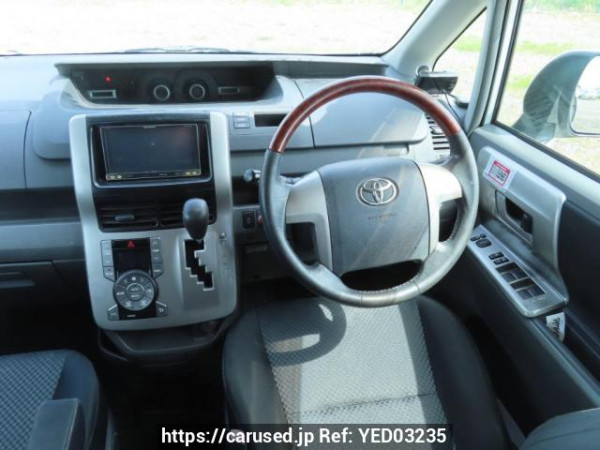 Used 2007 AT toyota noah ZRR70W Image[27]