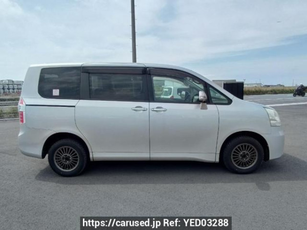 Used 2007 AT toyota noah ZRR75G Image[7]
