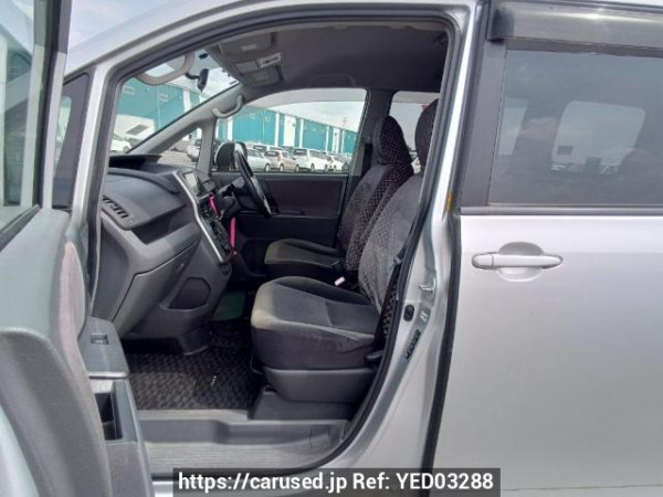 Used 2007 AT toyota noah ZRR75G Image[13]