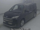 Toyota Noah ZWR90W