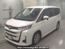 Toyota Noah MZRA90W