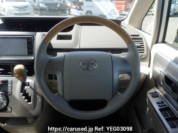 Used 2009 AT toyota noah ZRR70W Image[25]