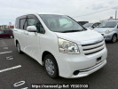 Toyota Noah ZRR70G
