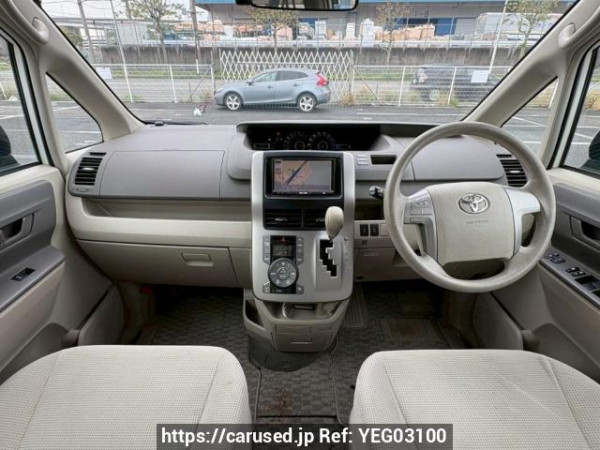 Used 2009 AT toyota noah ZRR70G Image[19]