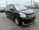 Toyota Noah ZRR70W