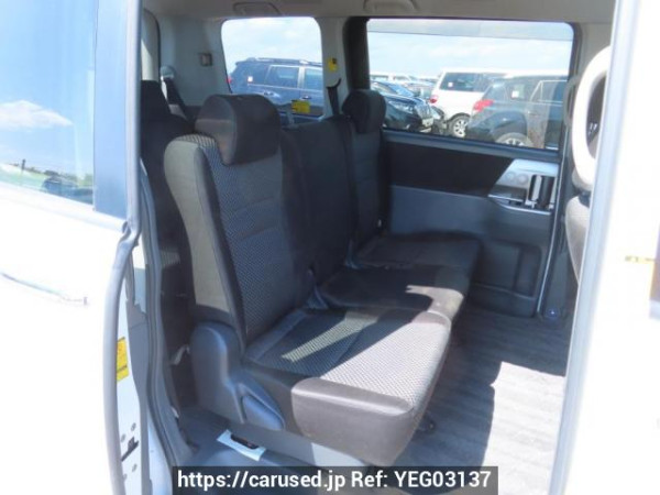 Used 2010 AT toyota noah ZRR70W Image[16]