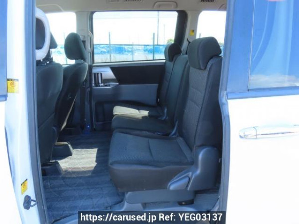 Used 2010 AT toyota noah ZRR70W Image[17]
