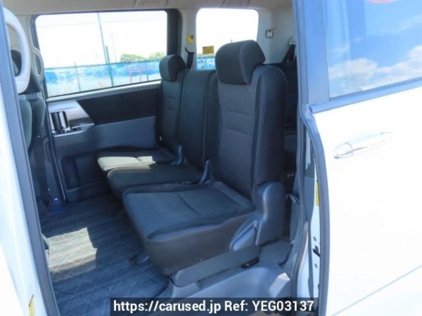 Used 2010 AT toyota noah ZRR70W Image[18]